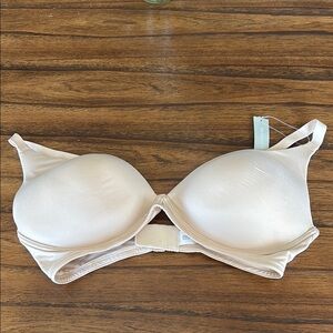 NWT size 36D. Wireless bra.